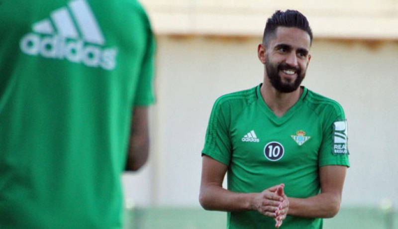 بودبوز يعود لتدريبات الأندلس.. والجماهير تطالبه ببعض التضحيات !