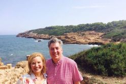 زوجة السفير الأمريكي: لنعمل سويا للخروج من الأزمة “خليك في دارك”