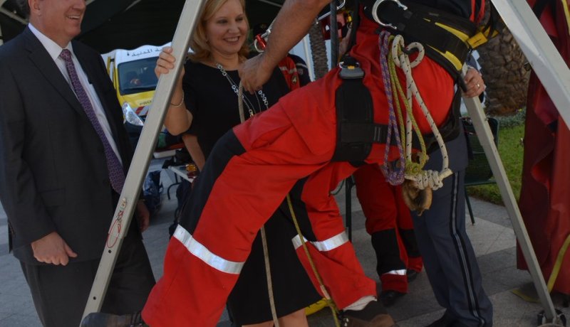 السفير الأمريكي معجب بخبرة الحماية الجزائرية