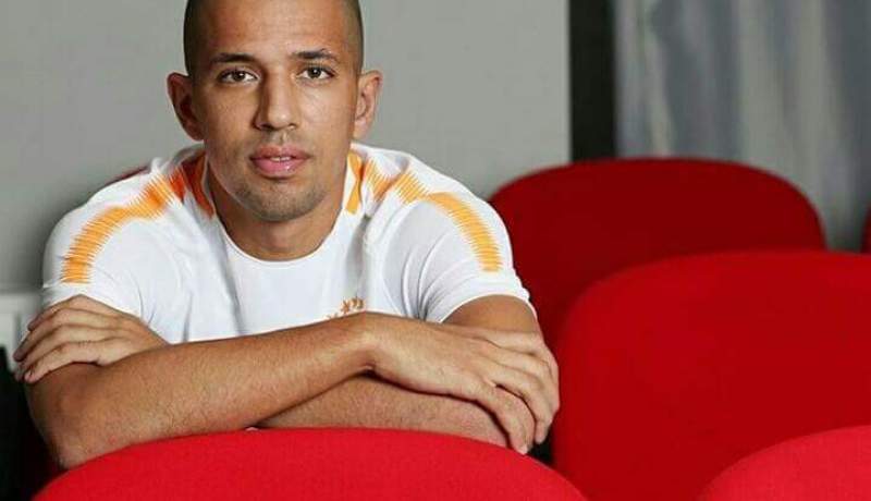 فيغولي بـ “العباءة” وإبنه بـ “الجبادور”