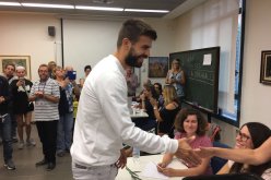 نجوم “البارصا” يصوتون لإنفصال إقليم كتالونيا