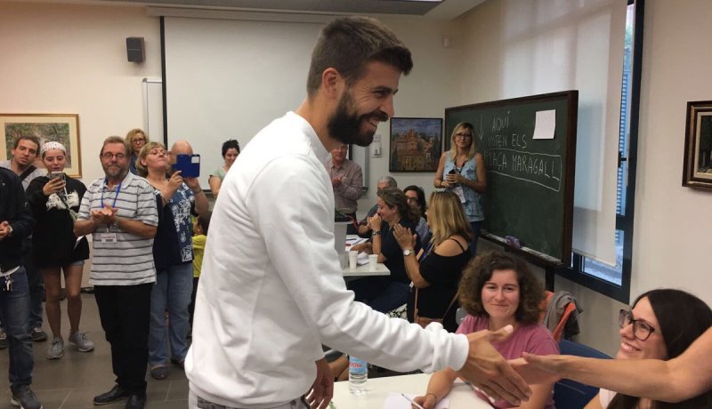 نجوم “البارصا” يصوتون لإنفصال إقليم كتالونيا