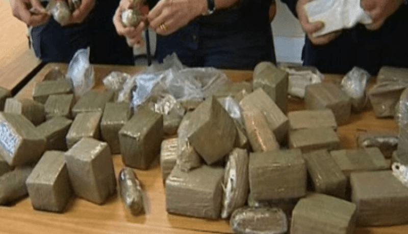 توقيف بارونين وإحباط تهريب 40 كلغ من الكيف من مغنية إلى العاصمة 