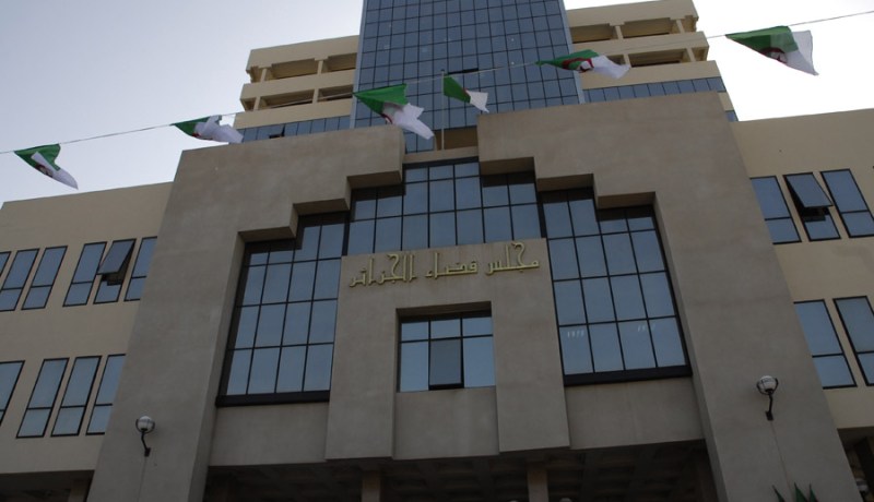 منشط رئيسي بمؤسسة “فنون وثقافة” متهم بانتحال صفة أمين عام فرع نقابي