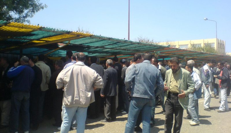 عـمّــال ورشـــة إنجـاز سـد وادي «الجـدرة» يـدخلـون في إضراب مـفــتوح بـسـوق أهـراس