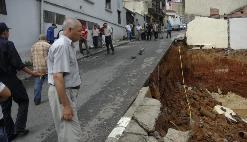 الخوف من «لعقوبة» تدفع الجزائريين لصرف 228 مليـــار تأمينـــا علـــى حياتهـــم