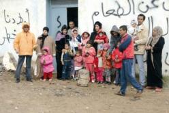 عائلات تهدد بالإنتحار وتفجير أنفسها بقارورات الغاز والمولوتوف