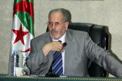 “الفيس” طرد الأئمة من المساجد