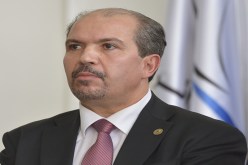 عيسى يختار أئمة مسجد باريس