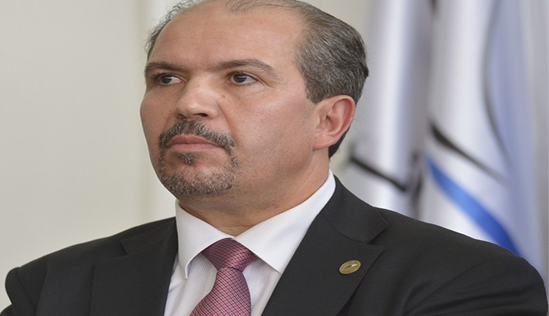 عيسى يختار أئمة مسجد باريس
