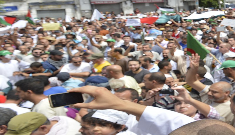 دعـوة لمسـيرة مليونيـة يوم الجمعة نصرة للرسول صلى الله عليه وسلم