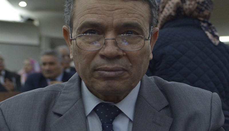 وأخيرا سيخرج خبري من مكتبه