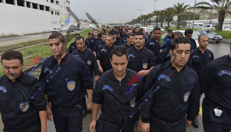ممثلي المحتجين من عناصر الشرطة بغرداية يوجهون نداء لزملاءهم للعودة للعمل