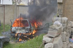 بالصور انفجار سيارة قديمة بسعيد حمدين في الجزائر