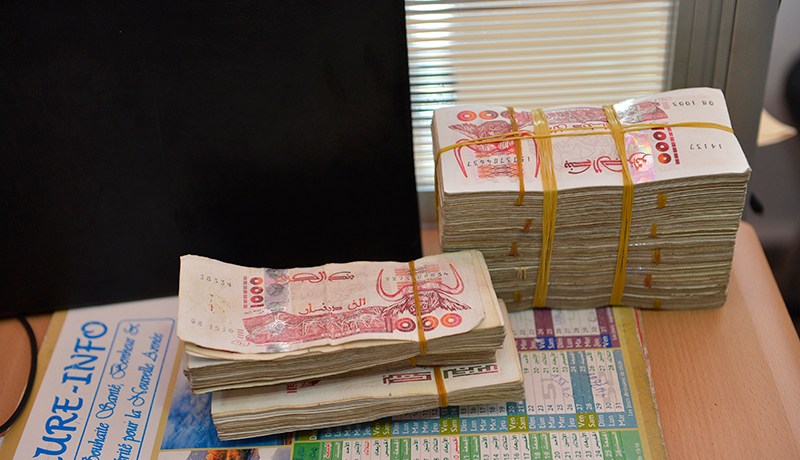 مرقّ عقاري مزيف ينصب على مواطنين ويسلبهم 12 مليار سنتيم في عنابة
