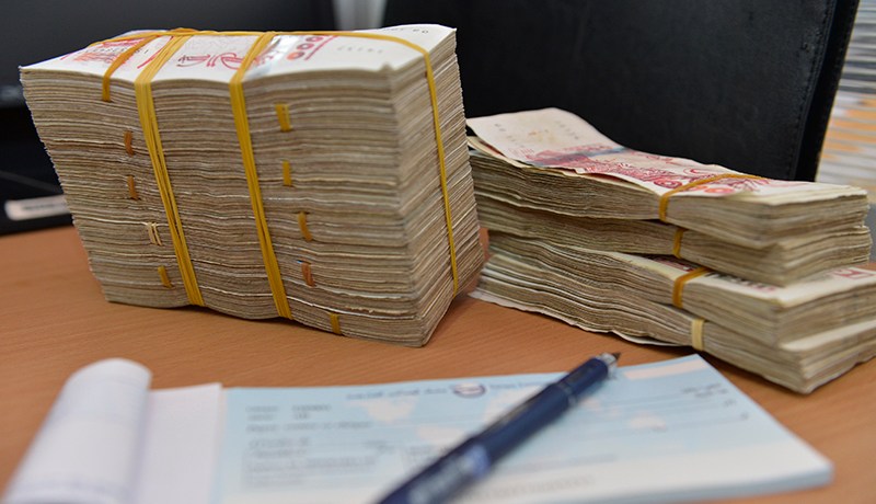 رجل أعمال وابناه متهمون بالنصب على أستاذ بالمدرسة الحرة للإنشاد وسلبه مليارا و 200 مليون سنتيم