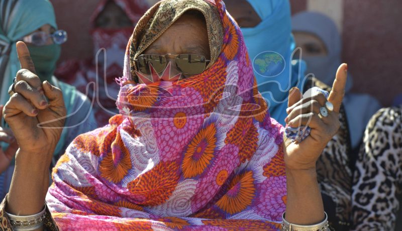 بالصور احتجاجات عين صالح تحت شعار صامدون صامدون