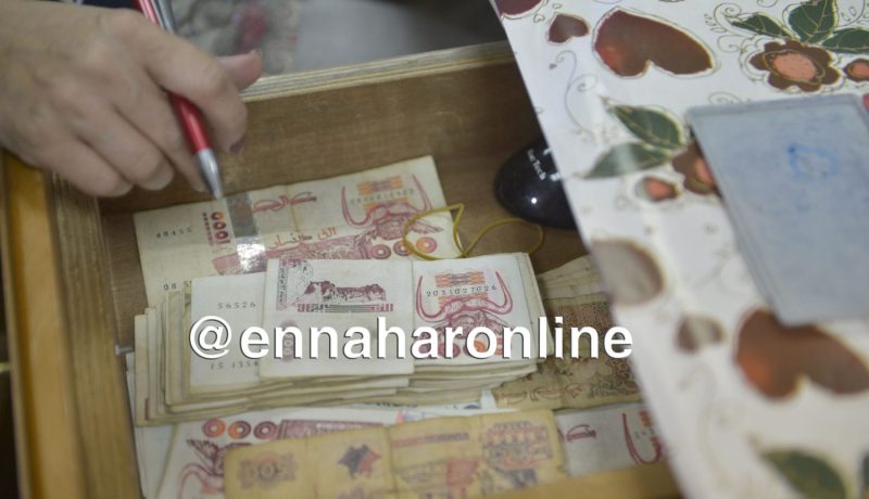 المتعاملون الإقتصاديون يتداولون 2000 مليار دينار خارج البنوك