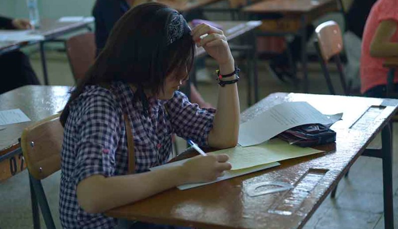 10 دقائق فقط.. موضوع الفيزياء على الفايسبوك
