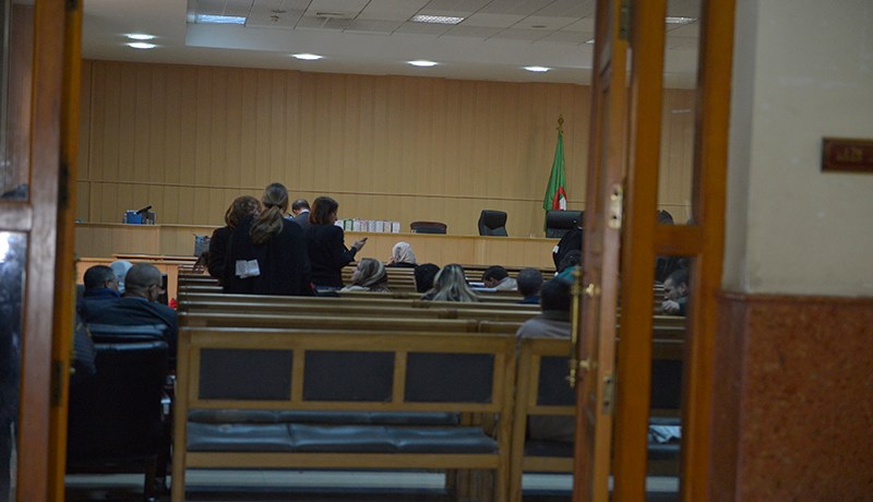 الجنرال خالد نزار ورئيس المحكمة العسكرية مطلوبان أمام محكمة الشراڤة!