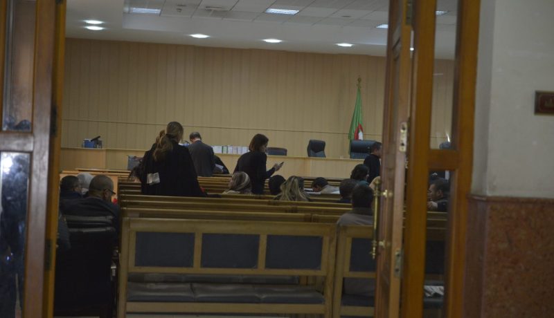 5 سنوات وعامان سجنا نافذا لمسؤولين في «أوراسكوم» بتهمة تهريب 12 مليون دولار إلى الخارج