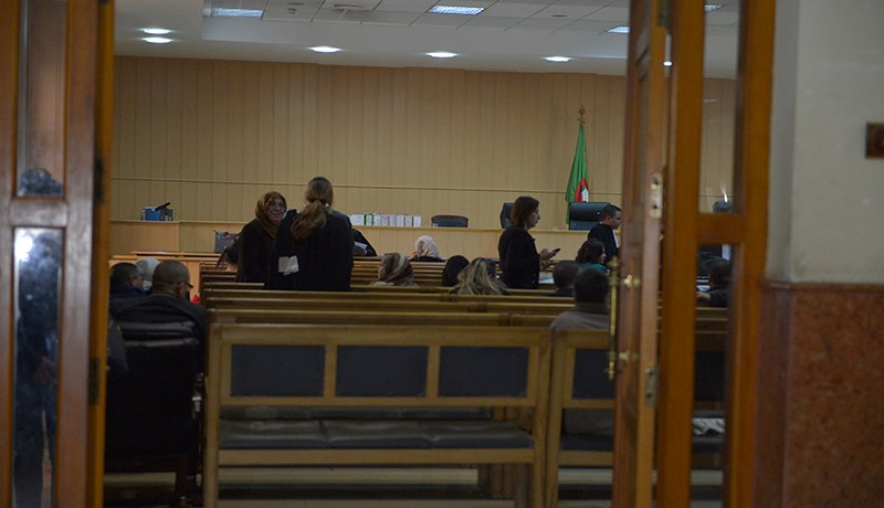 ضابط خبير في تفكيك المتفجرات يتقلّد 18 منصبا ساميا بشركات كبرى بشهادات جامعية مزوّرة