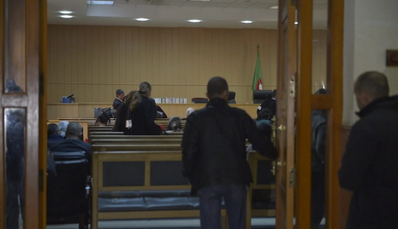 ملاكم سابق يحتجز نجل موظّف ببلدية الحراش في «برّاكة» ثم يعذبه ويهدد بنشر صوره عاريا على «الفايسبوك»