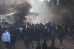 سكان قرية الصرى بوحنش يغلقون الطريق في تمالوس بسكيكدة