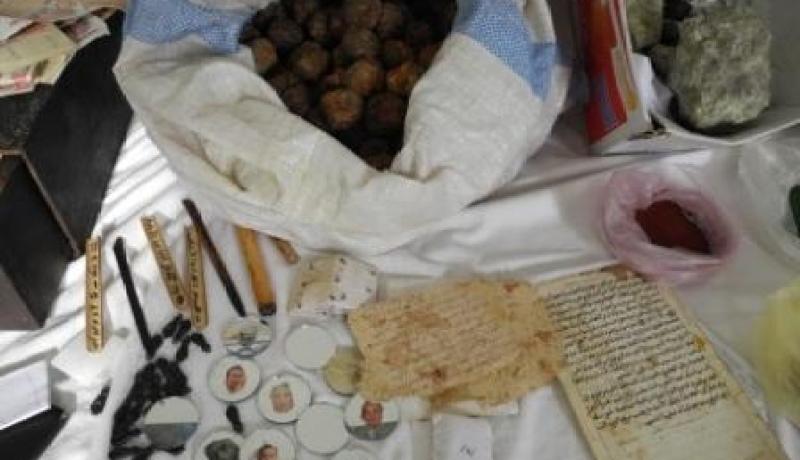 مشعوذون ينتهكون حرمة رمضان بممارسة السحر عبر الفايـبر والواتساب