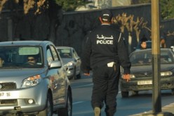 صفعة لشرطية المرور وركلة لزميلها أمام مرأى المواطنين