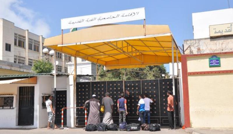 طالب جامعي يقود عصابة مسلحين نفذت سرقات بإقامة الطلبة في القبة