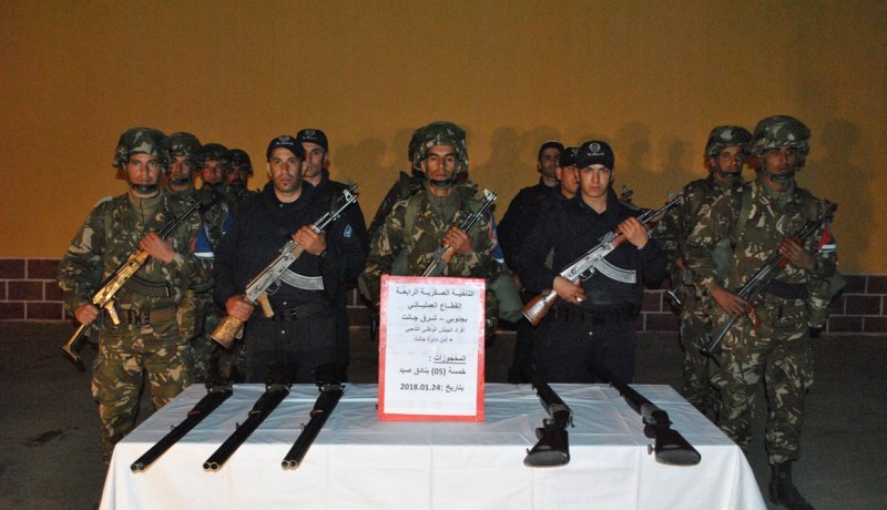 بالصور ..تدمير 3 قنابل بتبسة والطارف وضبط 5 أسلحة بجانت