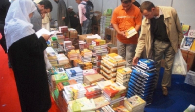 ''غاضبون'' يحدثون فوضى عارمة بمعرض الكتاب ويربكون الزوار