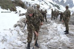 الثلــــوج تحاصــــر 9 ولايــــات وتقطــــع الطرقــــات بالولايــــات الشماليــــة