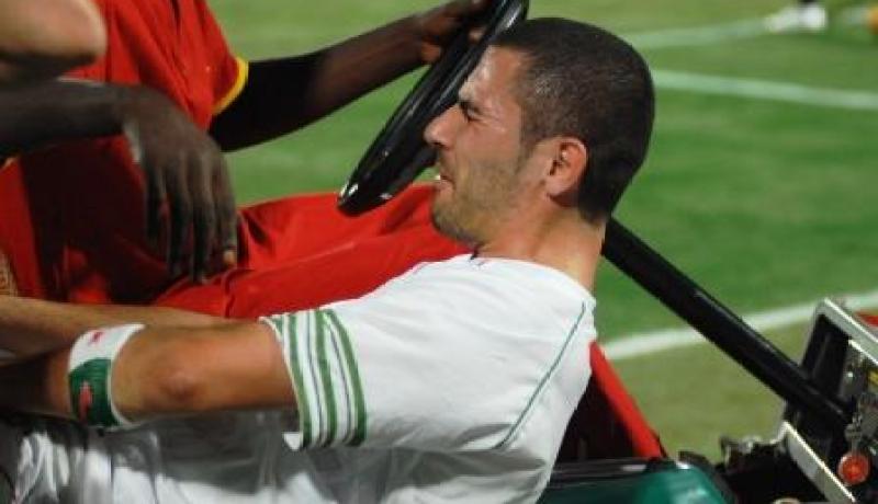 طبيب بوخوم يمنع عنتر يحيى من المشاركة في الكان