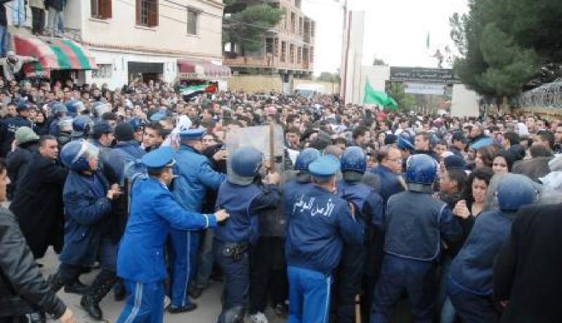 منع مسيرات الطلبة الجزائريين لنصرة غزة وتوقيف عشرات المحتجين