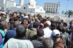 عناصر الدّفاع الذّاتي يواصلون الإحتجاج لليوم الرابع في ساحة الشهداء