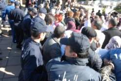 إغماءات وسط الأطباء في مسيرة احتجاجية