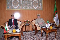 تعاون عسكري يجمع ڤايد صالح بوزير الدفاع البلغاري