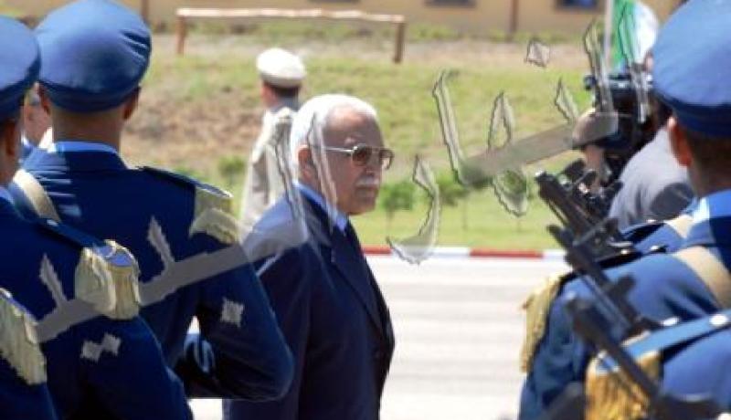 ڤنايزية يشرف على تخرج دفعات من الضباط بمدرسة الدفاع الجوي عن الإقليم
