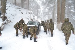 عاصفة ثلجية تضرب ولايات الشرق والوسط والجيش يتدخل