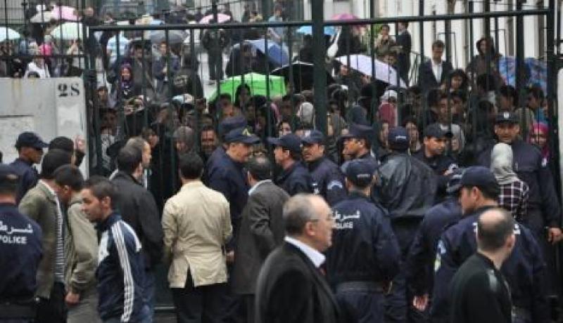 فشل مسيرة “فايس بوك” وانقسامات داخل تنسيقية الطلبة الأحرار