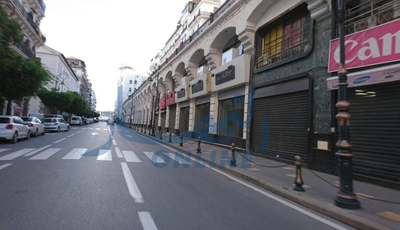 الجزائر العاصمة مدينة مهجورة يوم الجمعة