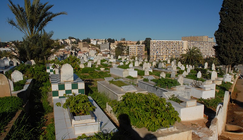 توقيف شاب بصدد دفن ابنه من علاقة غير شرعية بمقبرة باب الوادي في العاصمة