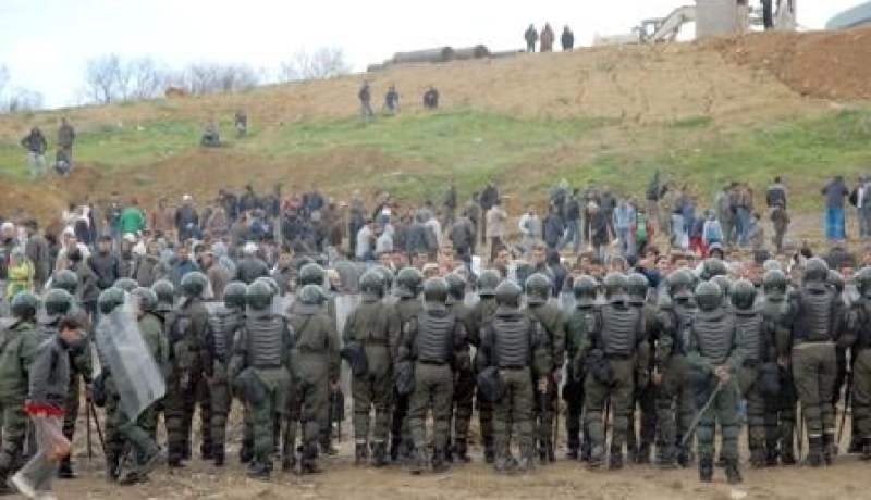 توقيف 26 شابا بعد مشادات عنيفة بين قوات الدرك وسكان الرياشة في الدويرة