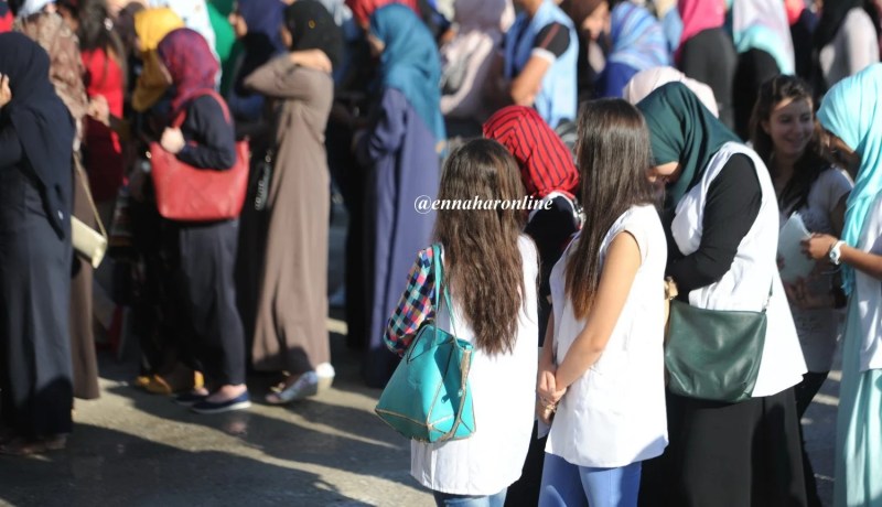 «الماكياج».. «الطالون» و«الشعر المطلوڤ» ممنوع في المدارس !