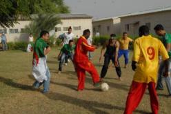 الأكل والنوم مضمون من الشعب والمصريون غائبون بشوارع الخرطوم