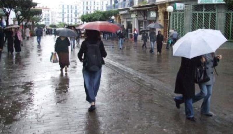 مدارس بدون مدراء …بريد الجزائر بـ4 عمال ووسائل النقل تتوقف عن العمل