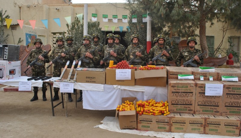 بالصور  حجز 6 بنادق و1244 وحدة من المفرقعات في الوادي
