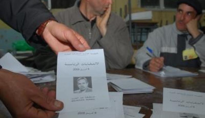 بوتفليقة ……. بالأغلبية الساحقة